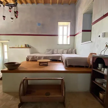 Case de vacanță Kasa Antika Meyísti